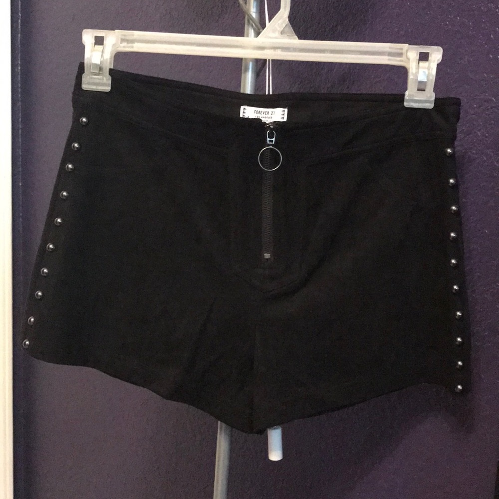 Mid waisted studded shorts